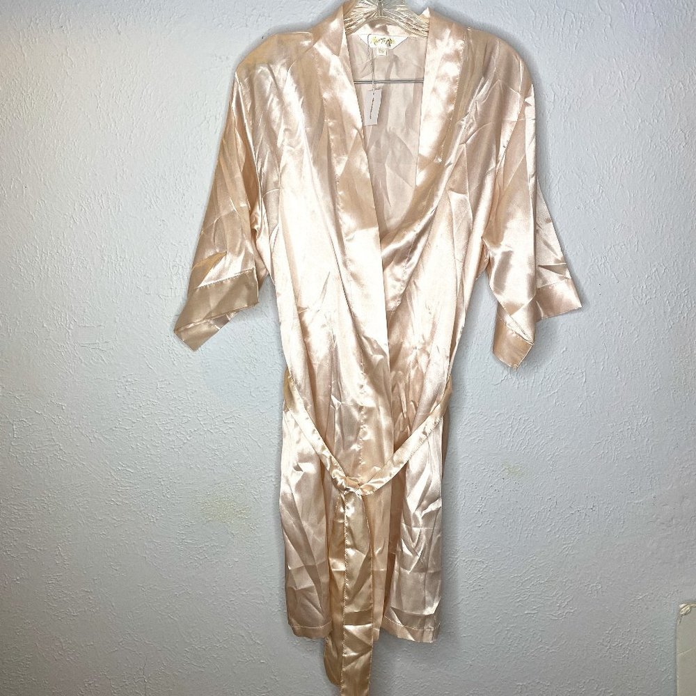 Miss to Mrs. NWT  women's S/M light pink satin short kimono bridal robe w/ belt.